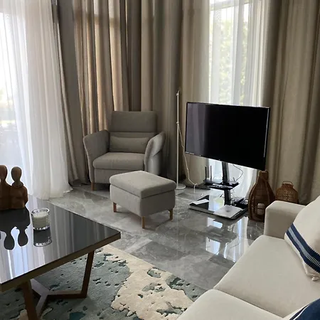 Sea-view Hotel 5*