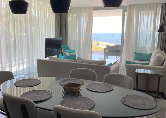 Sea-view Hotel 5*